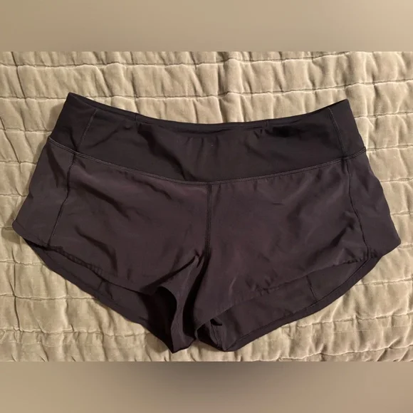 Lululemon Speed Up Short 2.5” size 8 - Picture 2 of 4